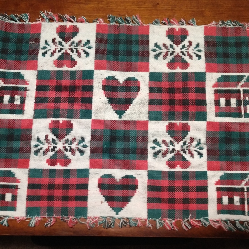 Set of 4 reversible cotton woven placemats, heart and home pattern